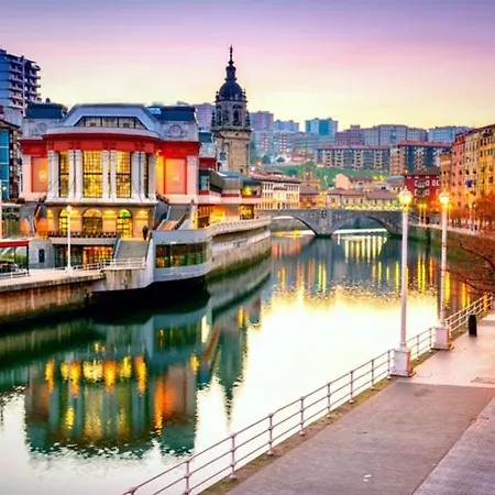 Apartamento céntrico con vistas a la Ría! garage, ideal 2-4 Bilbao Extérieur photo