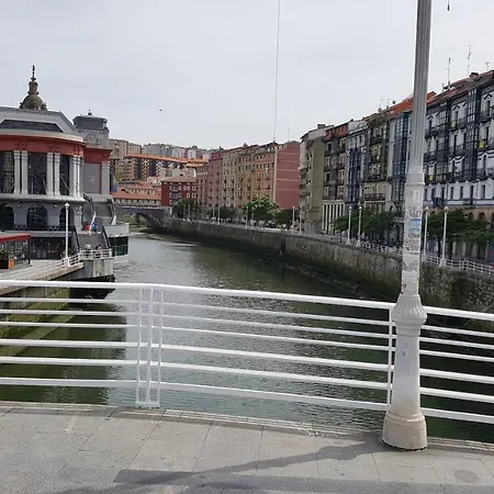 Apartamento céntrico con vistas a la Ría! garage, ideal 2-4 Bilbao Extérieur photo